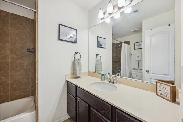 $274,900 | 5127 Misty Lane, Bacliff, TX 77518