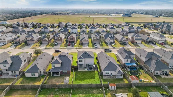 $274,900 | 5127 Misty Lane, Bacliff, TX 77518