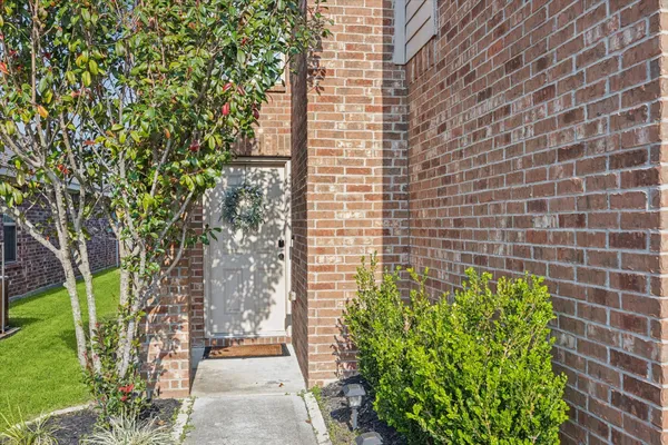 a view of a pathway both side of building