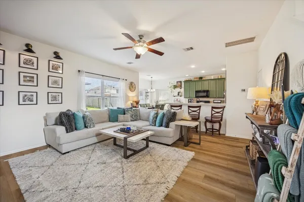 $274,900 | 5127 Misty Lane, Bacliff, TX 77518