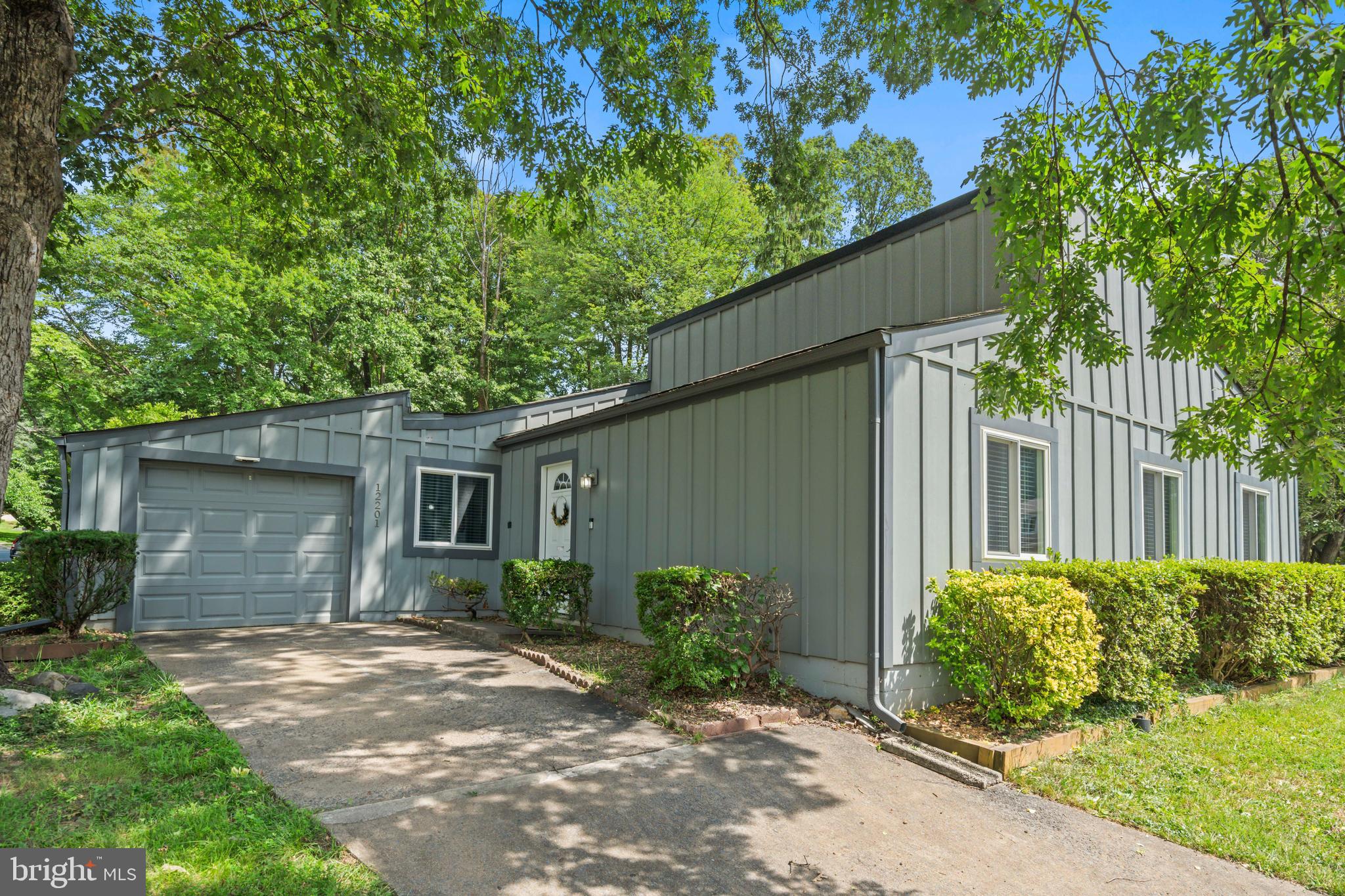 12201 Nutmeg Lane Reston, VA 20191 - Photo 2 of 32