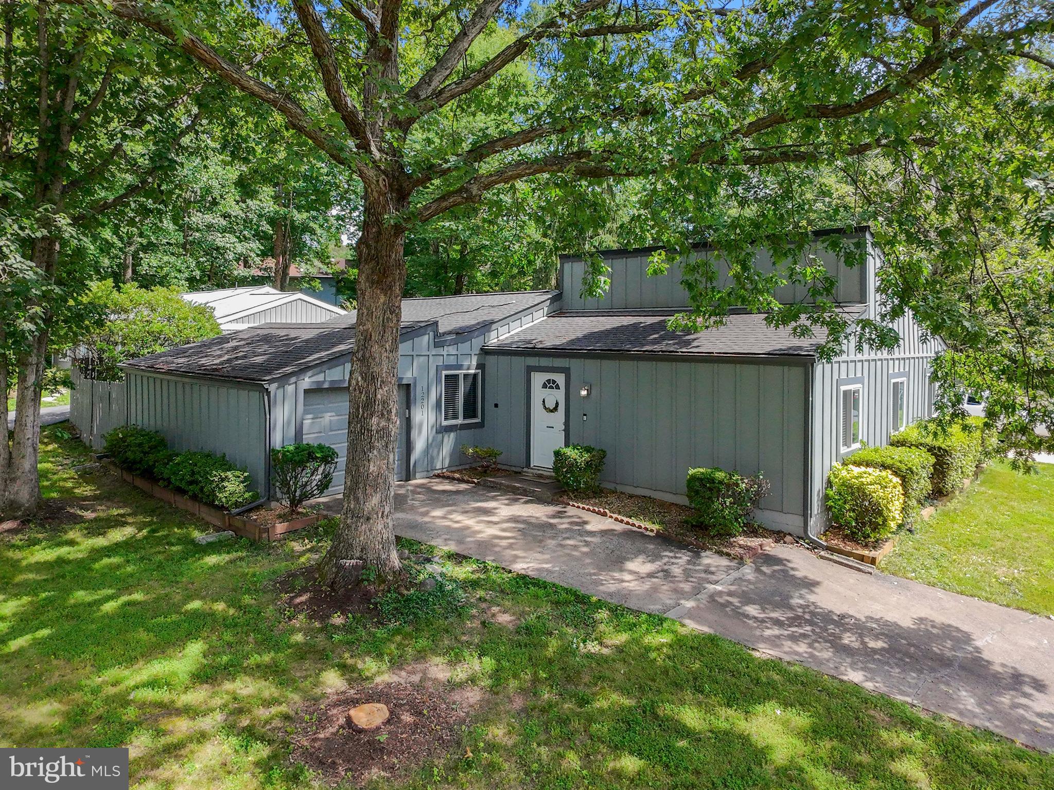 12201 Nutmeg Lane Reston, VA 20191 - Photo 4 of 32
