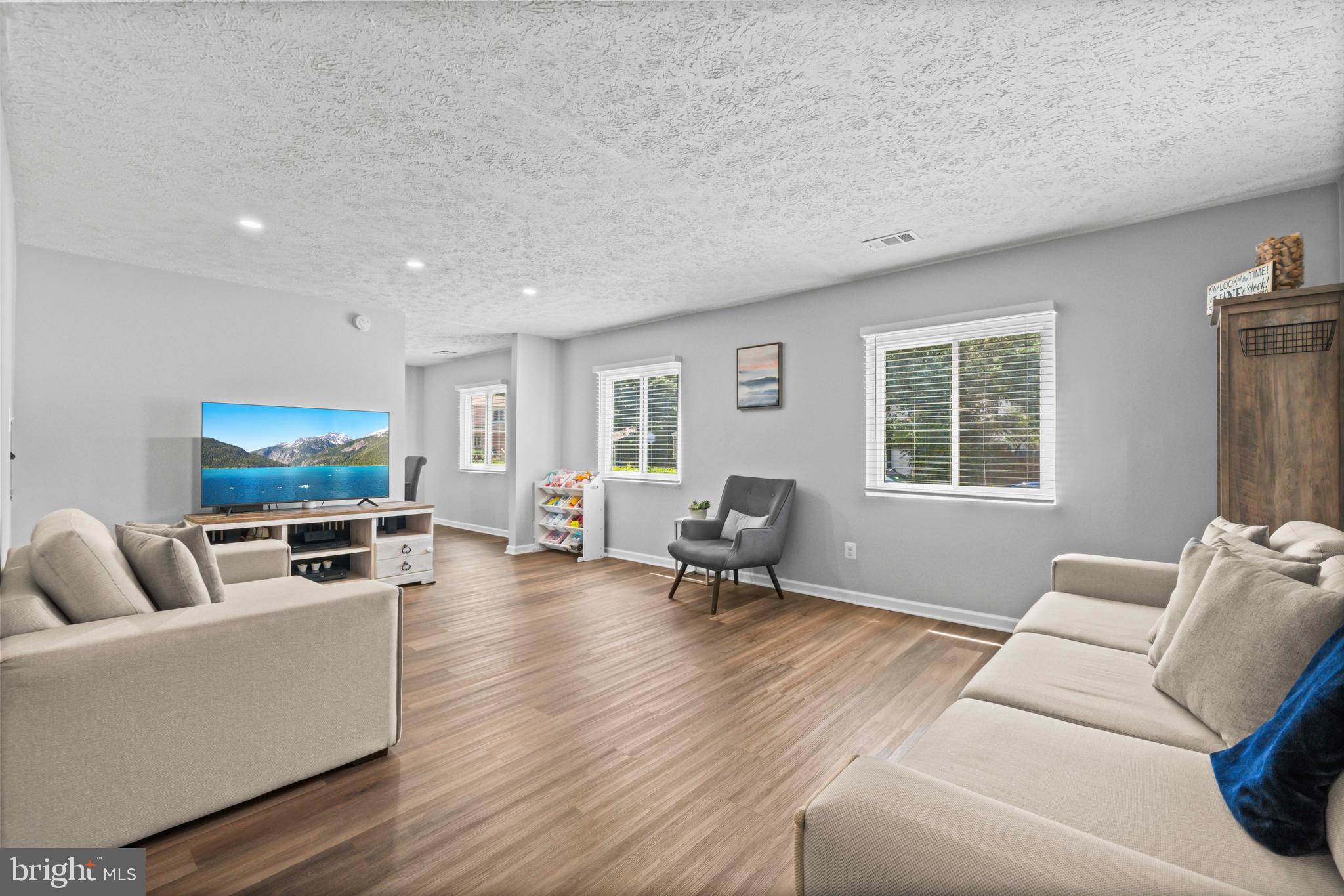 12201 Nutmeg Lane Reston, VA 20191 - Photo 6 of 32