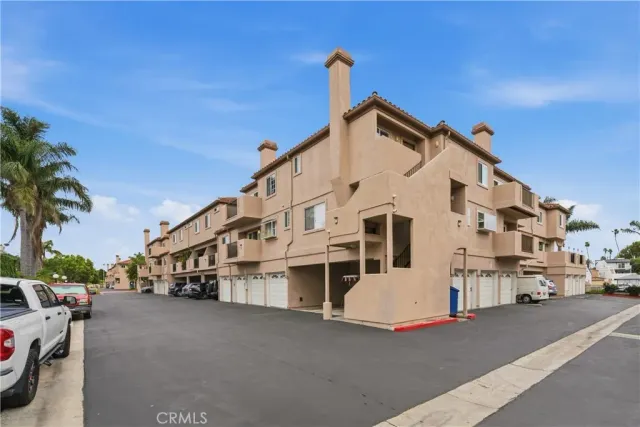 a large building with a street
