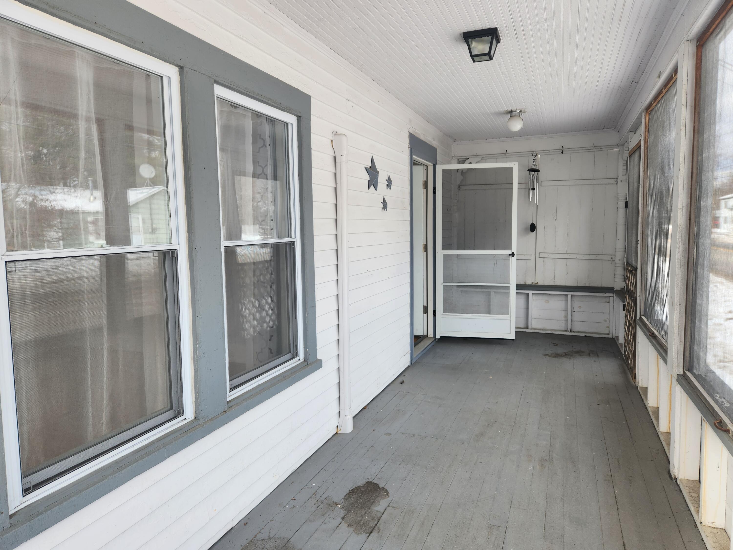 150 High Street Paris, ME 04281 - Photo 4 of 24 entry screened porch
