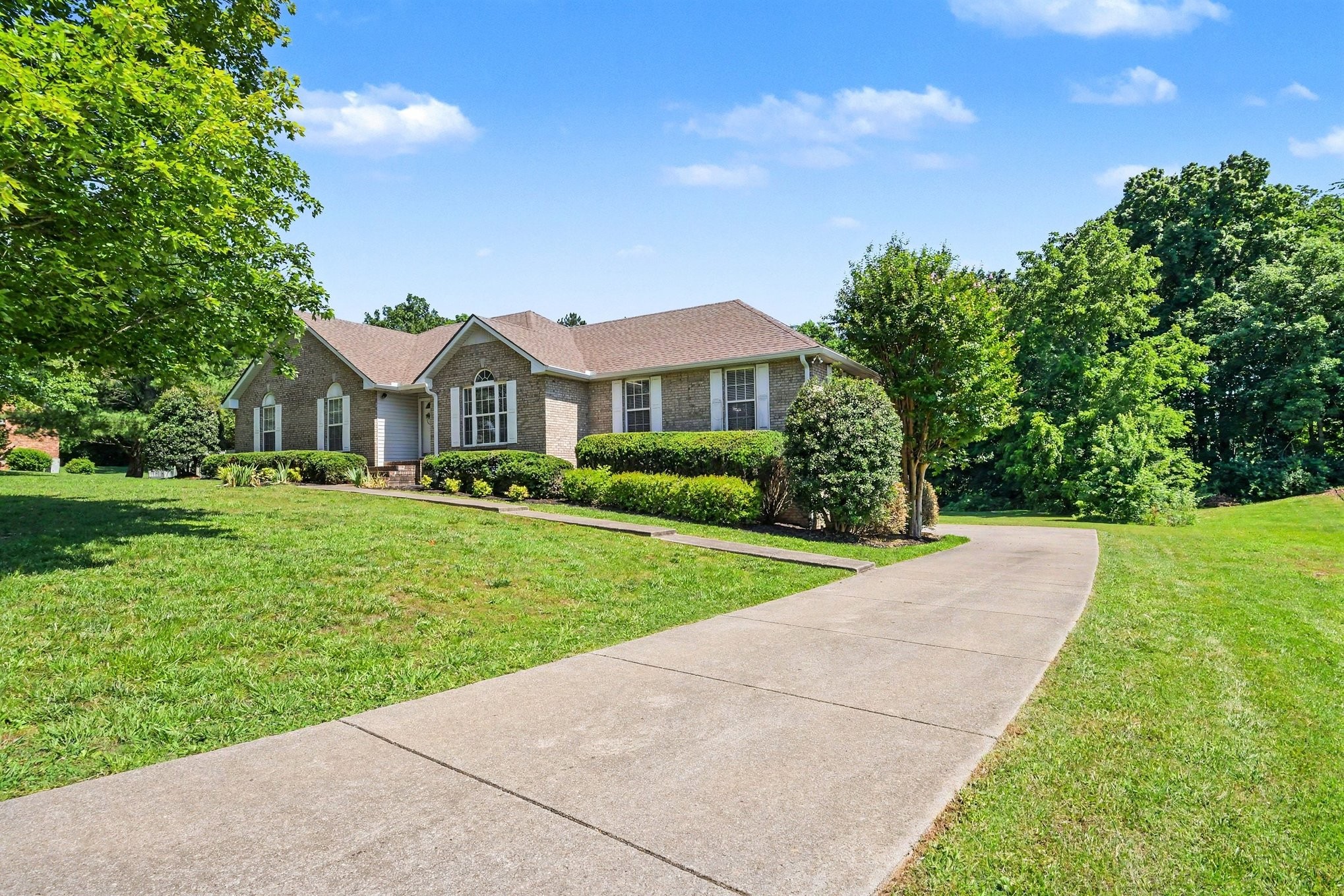 1029 Nina Drive Springfield, TN 37172 - Photo 2 of 35