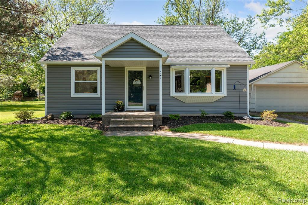 421 Ash Street Carleton, MI 48117 - Photo 1 of 48