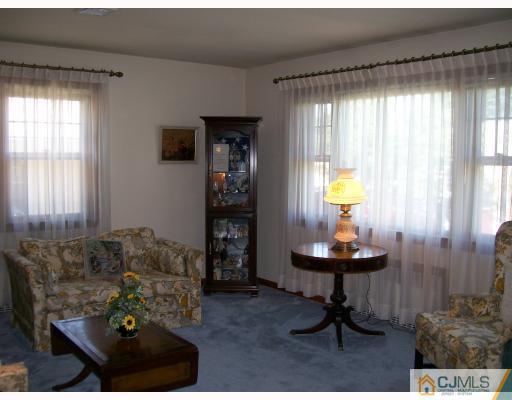 22 7th Street Edison, NJ 08837 - Photo 2 of 10 Gallery Image 2