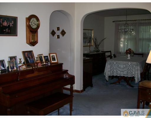 22 7th Street Edison, NJ 08837 - Photo 5 of 10 Gallery Image 5