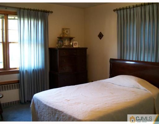 22 7th Street Edison, NJ 08837 - Photo 6 of 10 Gallery Image 6