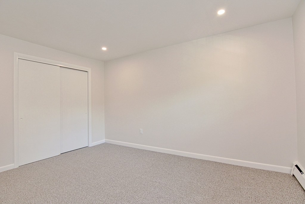 56 Jacqueline Road, Unit 10 Waltham, MA 02452 - Photo 5 of 30