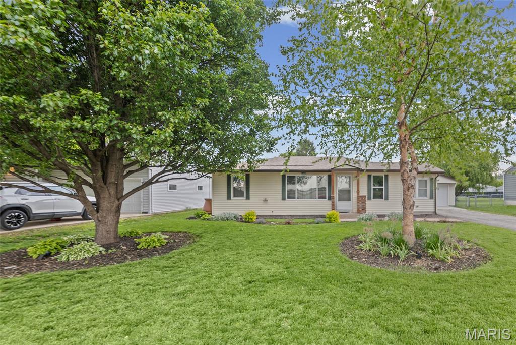 1512 Columbia Road Dupo, IL 62239 - Photo 1 of 32 Gallery Image 1