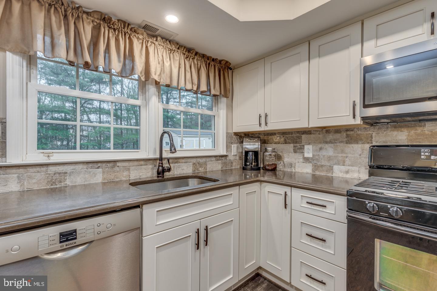 579 Hopewell Road Marlton, NJ 08053 - Photo 13 of 41