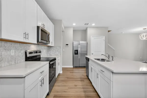 $445,000 | 5610 Southeast Edgewater Circle, Stuart, FL 34997