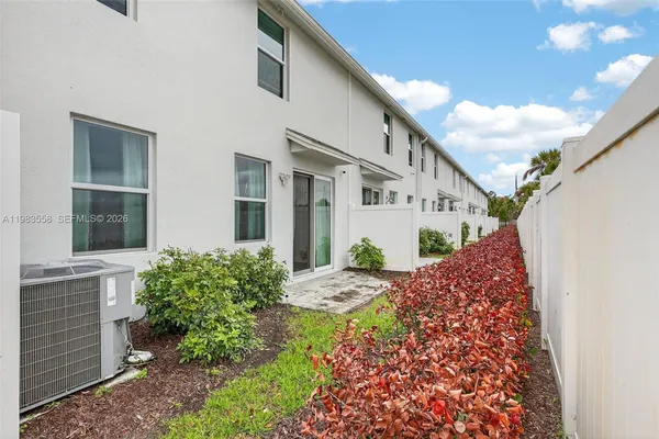 $445,000 | 5610 Southeast Edgewater Circle, Stuart, FL 34997