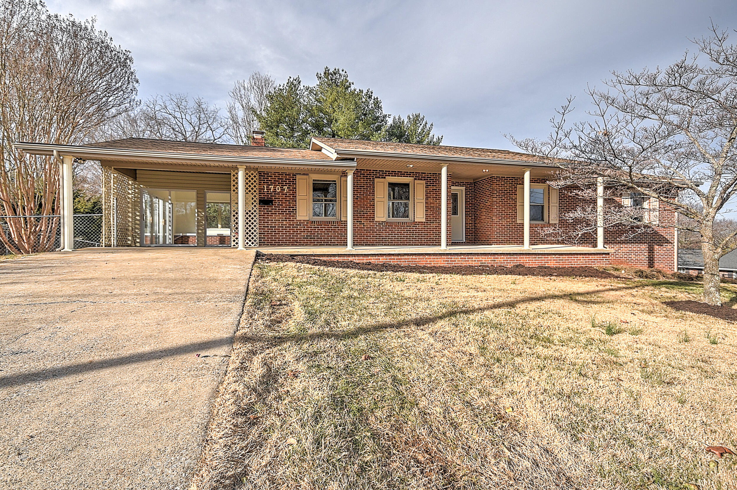 1707 Sundale Road Johnson City, TN 37604 - Photo 2 of 47 Sundale-2