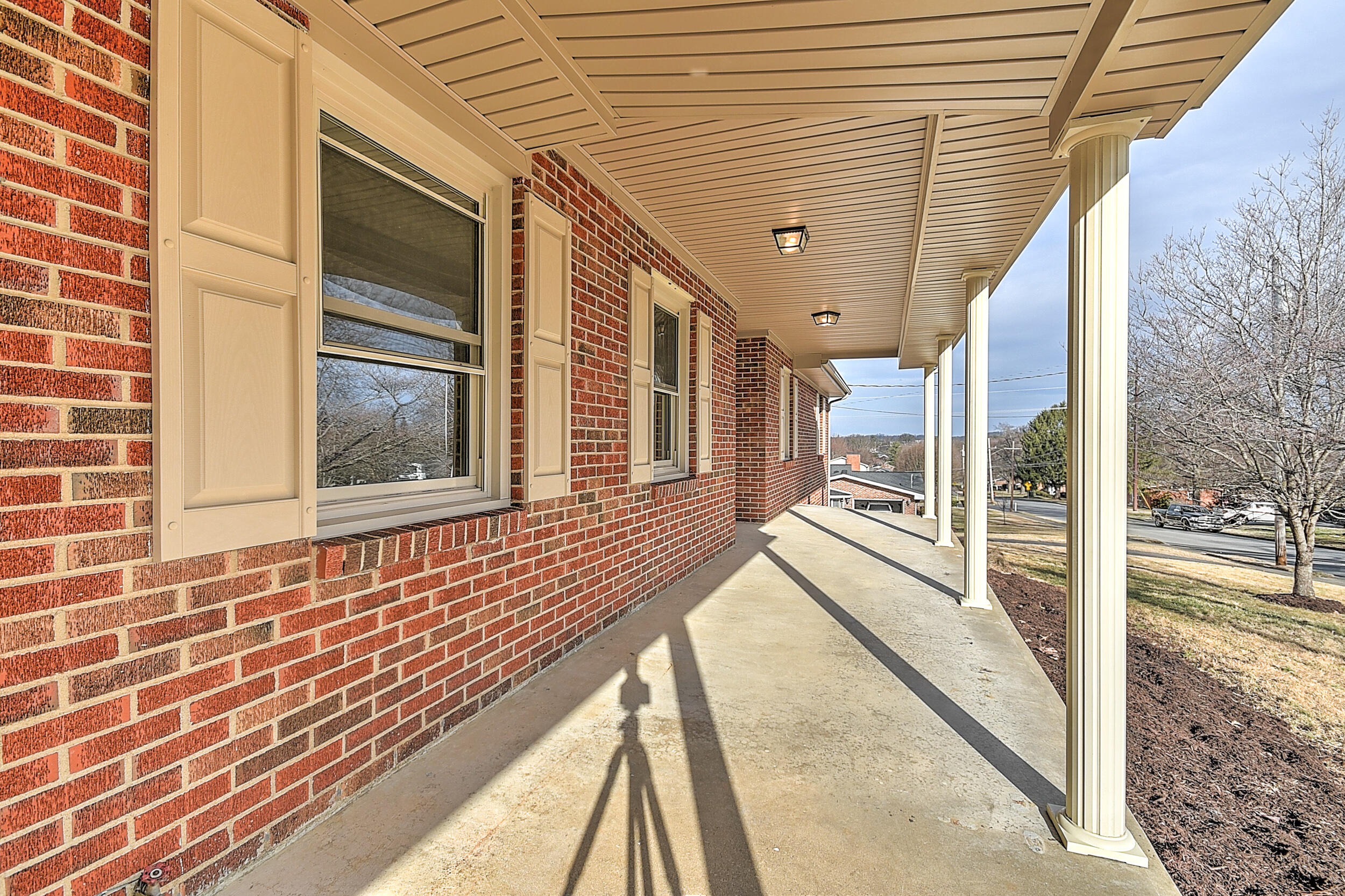 1707 Sundale Road Johnson City, TN 37604 - Photo 3 of 47 Sundale-3