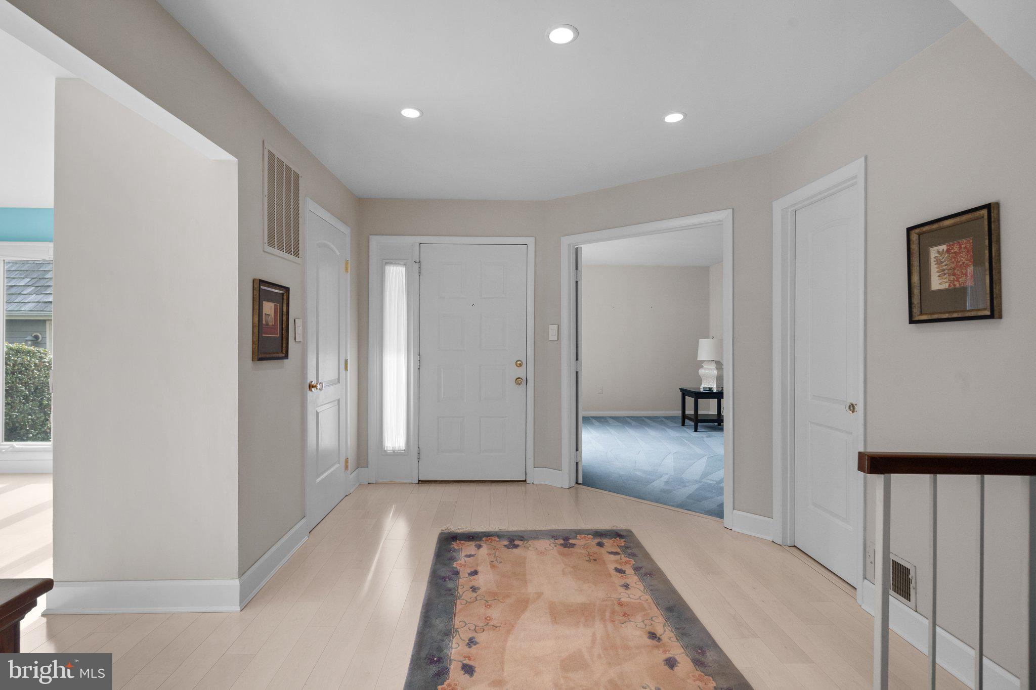 1317 Wedgewood Manor Way Reston, VA 20194 - Photo 19 of 45 Large main entry way