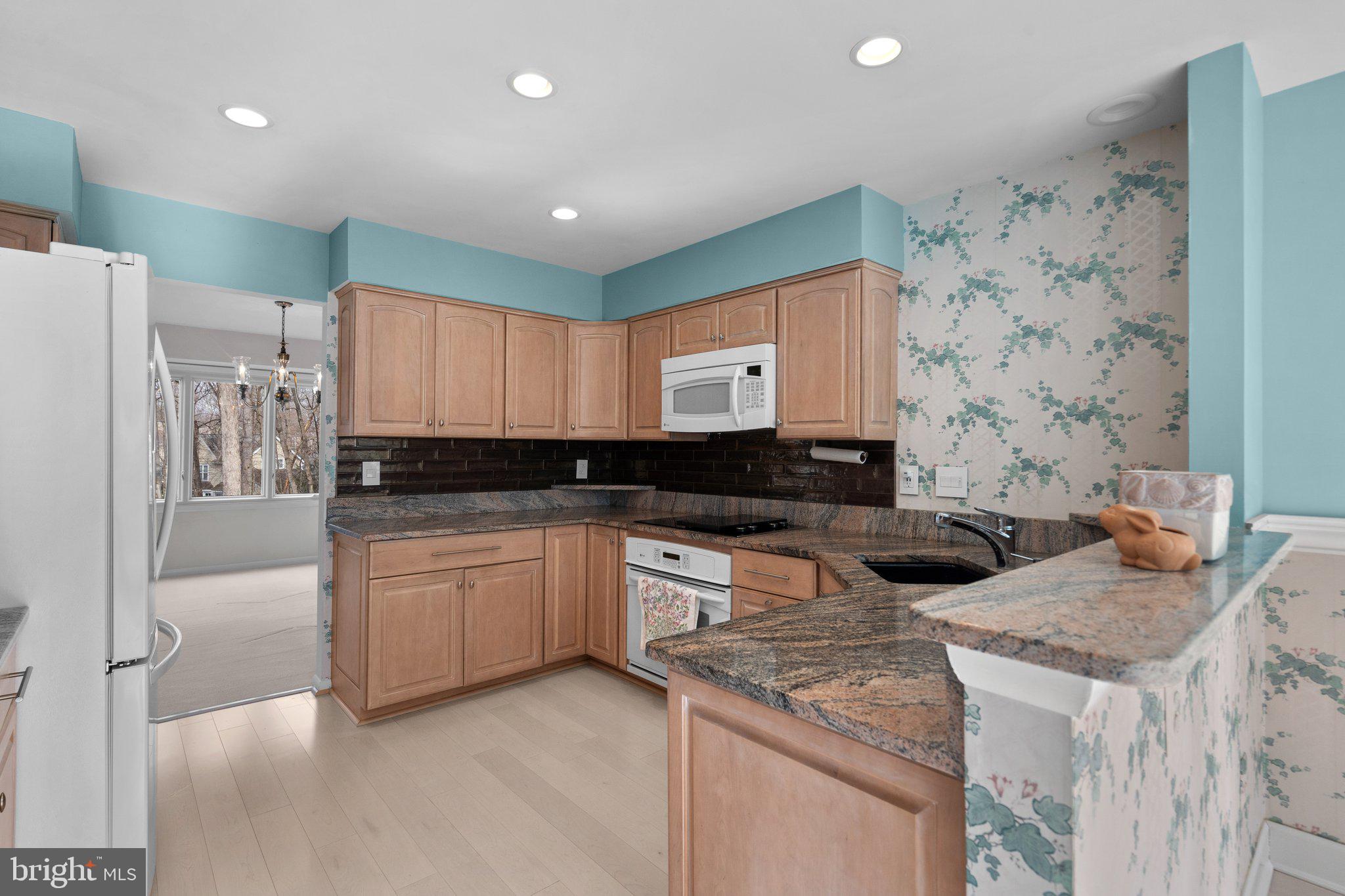 1317 Wedgewood Manor Way Reston, VA 20194 - Photo 8 of 45 Granite countertops