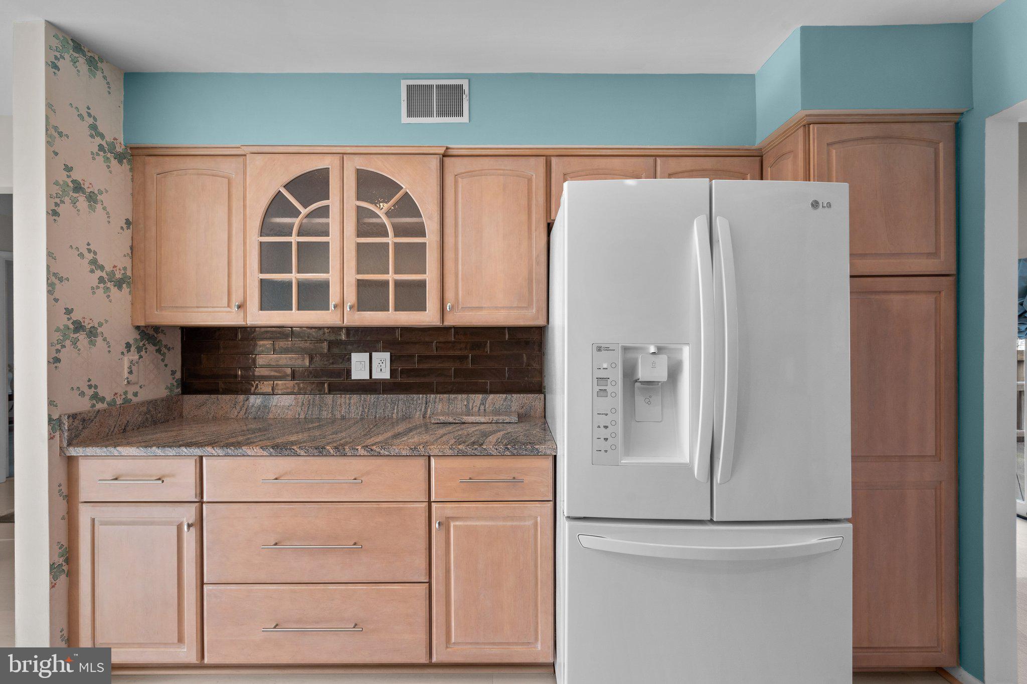 1317 Wedgewood Manor Way Reston, VA 20194 - Photo 9 of 45 Kitchen w extra counterspace & pantry