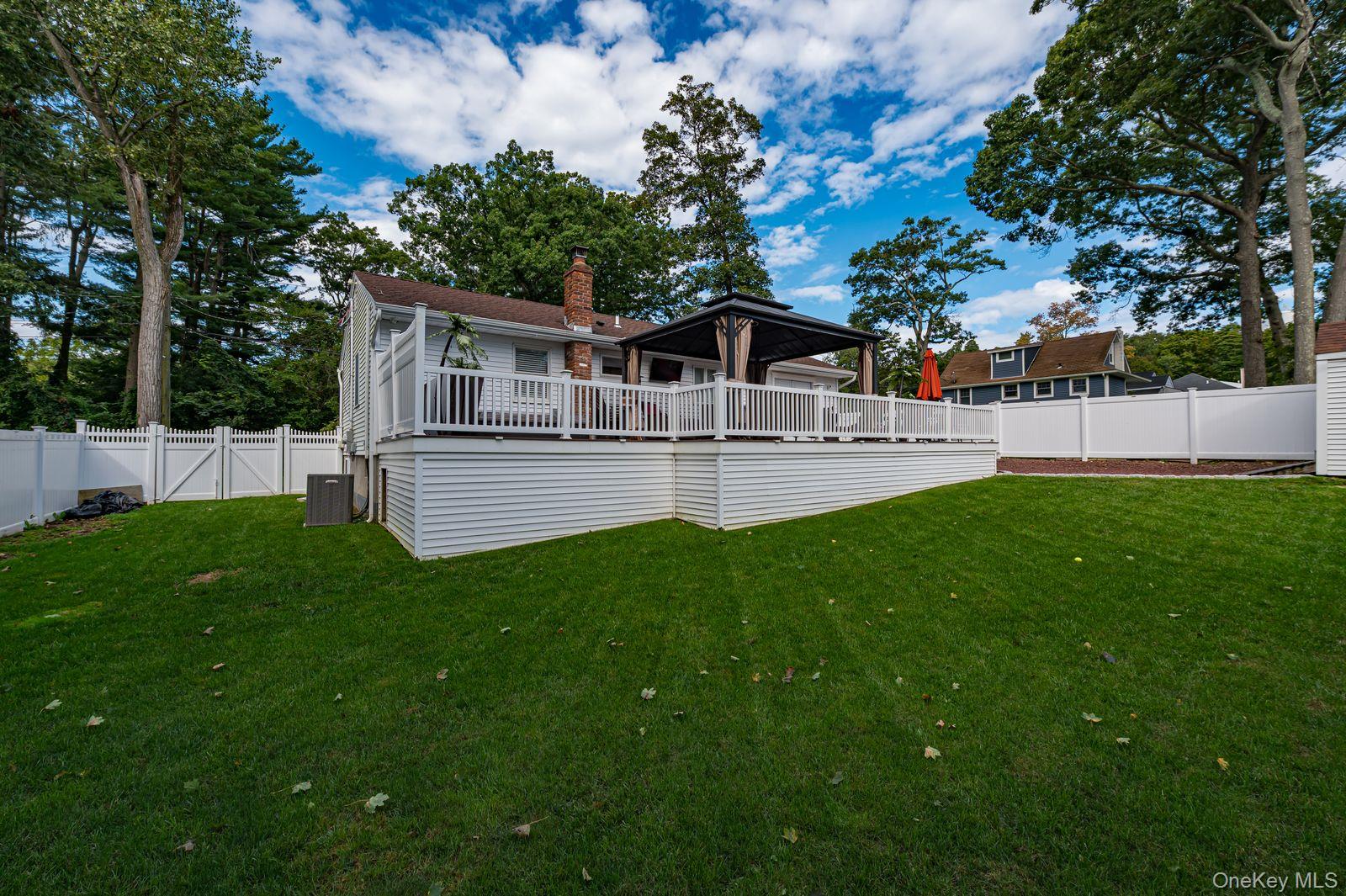 23 Jupiter Road Rocky Point, NY 11778 - Photo 20 of 24 Gallery Image 20