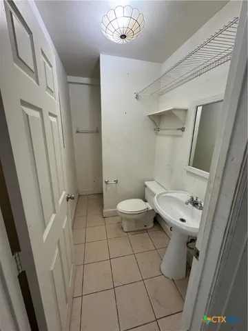 a bed room with a bed