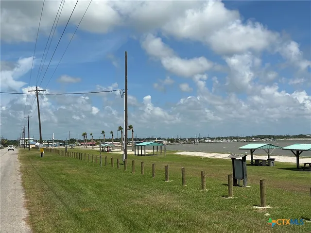 $269,000 | 303 Bay Avenue, Seadrift, TX 77983