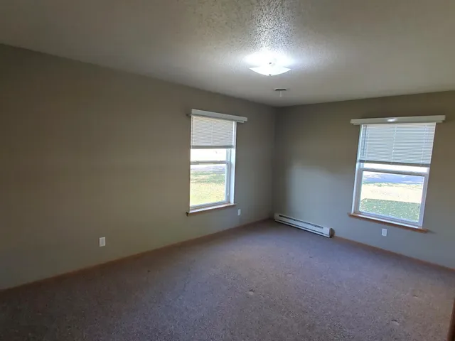 $1,050 | 1305 Bayberry Avenue, Unit 10, Olivia, MN 56277