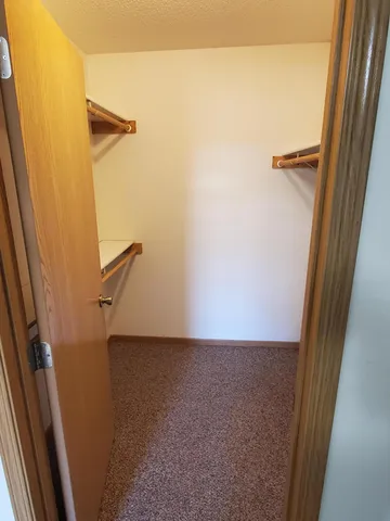 $1,050 | 1305 Bayberry Avenue, Unit 10, Olivia, MN 56277