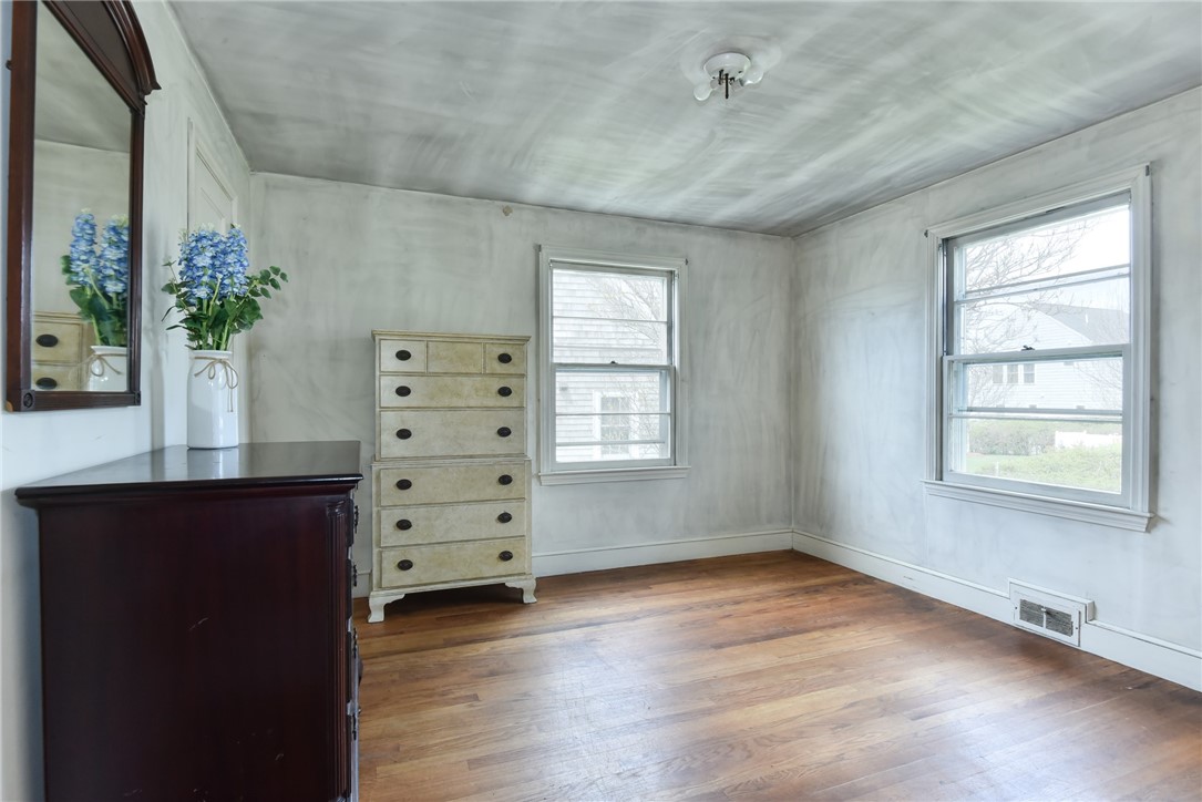 232 Bonnet Point Road Narragansett, RI 02882 - Photo 20 of 35