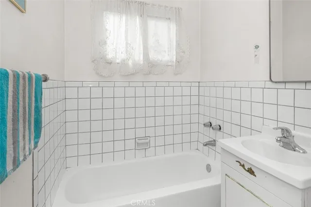 $850,000 | 5837 Fanwood Avenue, Lakewood, CA 90713