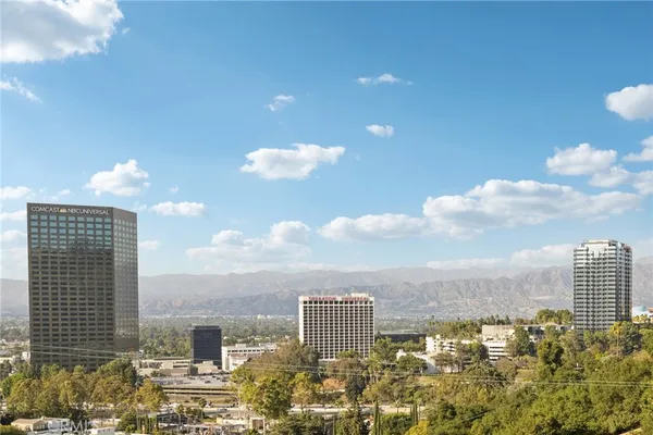 $1,475,000 | 3600 Multiview Drive, Los Angeles, CA 90068