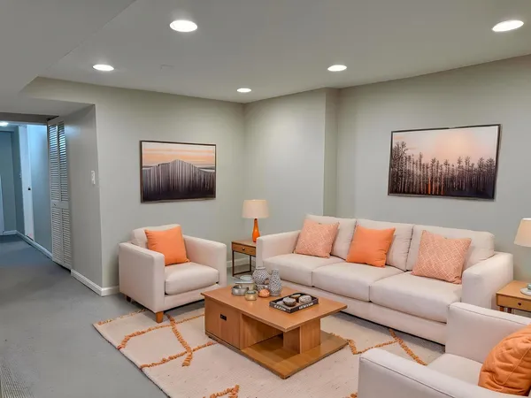 $2,000 | 4877 North Ashland Avenue, Unit GARDEN, Chicago, IL 60640