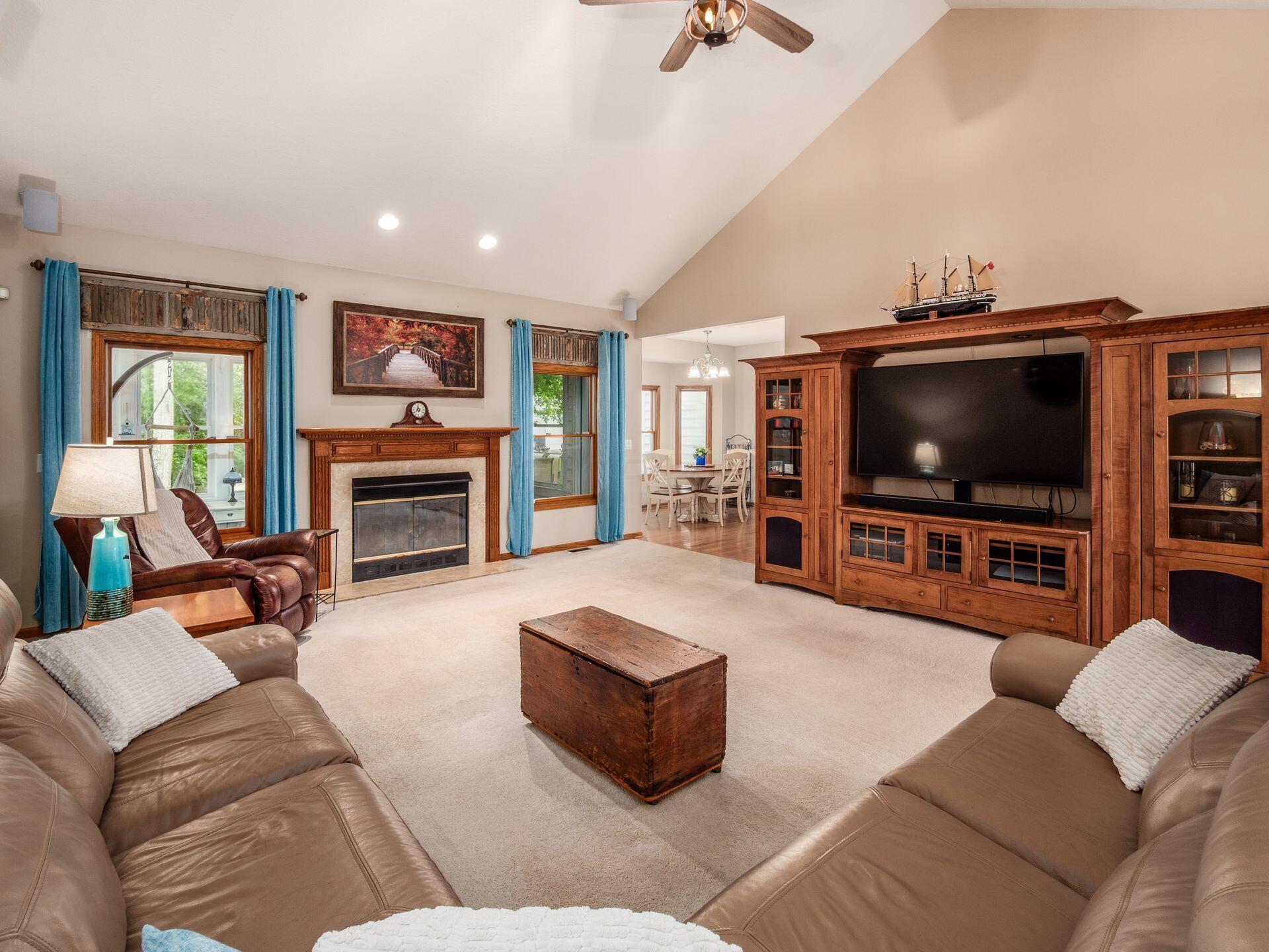 1397 Horseshoe Road Delaware, OH 43015 - Photo 12 of 64 Great Room