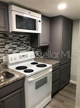 915 West Oak Ridge Road, Unit B Orlando, FL 32809 - Photo 2 of 13