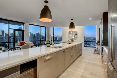 $1,900,000 | 70 Rainey Street, Unit 2606, Austin, TX 78701