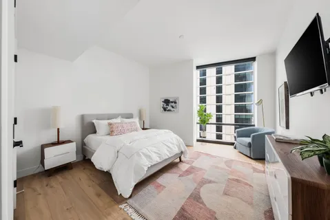 $1,900,000 | 70 Rainey Street, Unit 2606, Austin, TX 78701