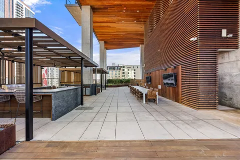 $1,900,000 | 70 Rainey Street, Unit 2606, Austin, TX 78701