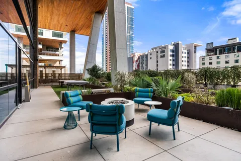 $1,900,000 | 70 Rainey Street, Unit 2606, Austin, TX 78701