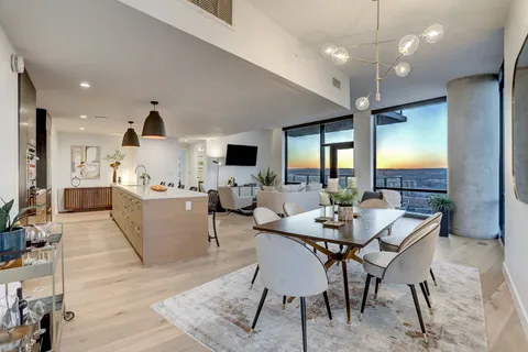 $1,900,000 | 70 Rainey Street, Unit 2606, Austin, TX 78701