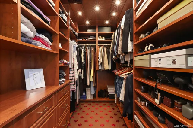 $2,800,000 | 5 Augusta Court, Purchase, NY 10577