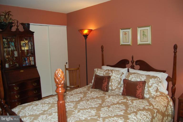 1665 Cedar Hollow Way Reston, VA 20194 - Photo 23 of 26 Bedroom #2