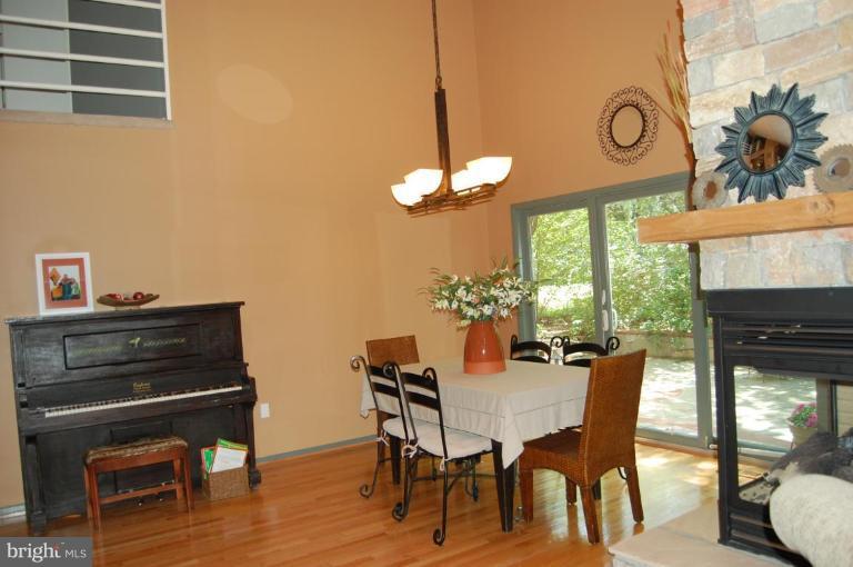 1665 Cedar Hollow Way Reston, VA 20194 - Photo 25 of 26 Dining Room