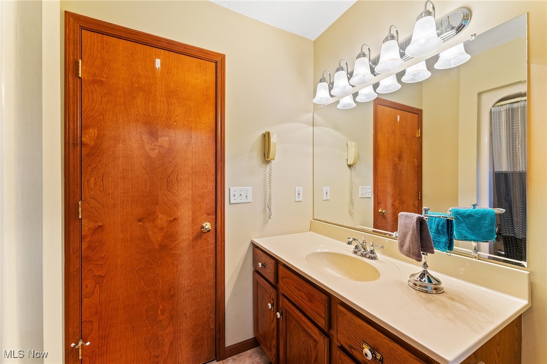 5250 Struthers Road Struthers, OH 44471 - Photo 26 of 39 Gallery Image 26