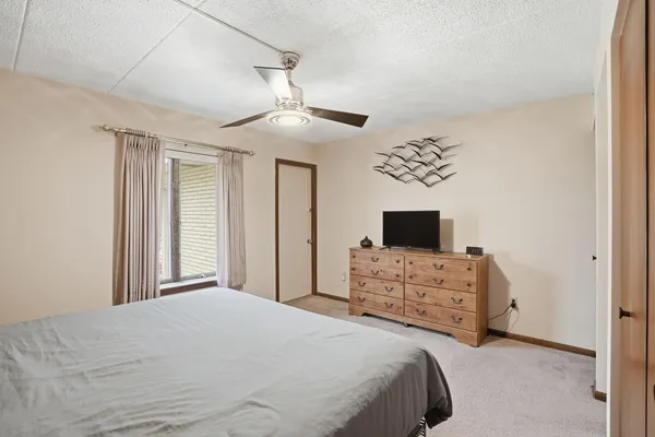 $179,900 | 8831 Harrison Avenue, Unit 202, Munster, IN 46321