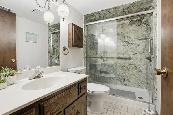 $179,900 | 8831 Harrison Avenue, Unit 202, Munster, IN 46321