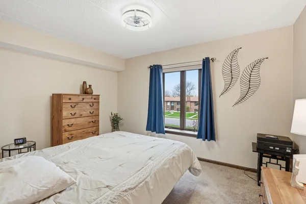 $179,900 | 8831 Harrison Avenue, Unit 202, Munster, IN 46321