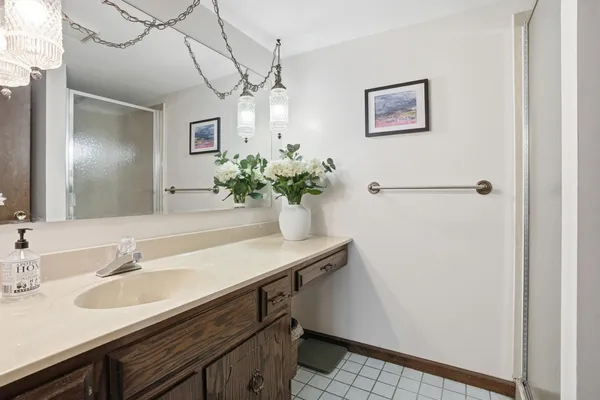 $179,900 | 8831 Harrison Avenue, Unit 202, Munster, IN 46321