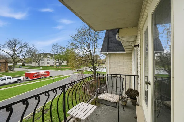 $179,900 | 8831 Harrison Avenue, Unit 202, Munster, IN 46321