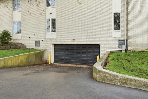 $179,900 | 8831 Harrison Avenue, Unit 202, Munster, IN 46321